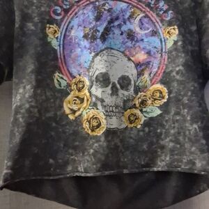Skull Graphic Crop Tee